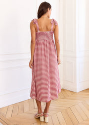 Robe à carreaux rouges