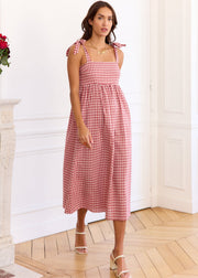 Robe à carreaux rouges