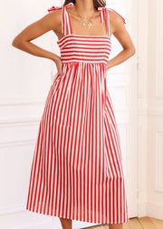 Robe à rayures rouges et blanches