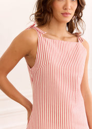Robe rayée rouge col carré