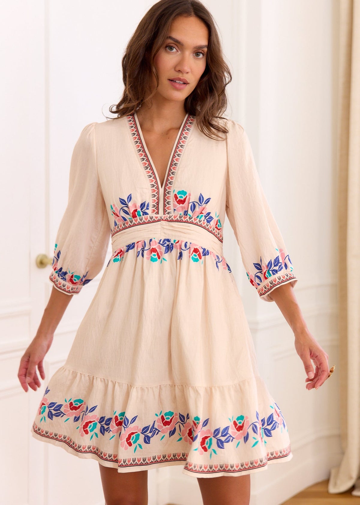 Robe ivoire fleurie dos ouvert