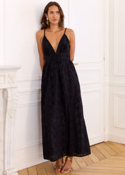 Robe longue noire broderie anglaise