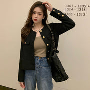 Veste Bérénice pour femme noir — vue portée ouverte sur haut beige et jean bleu