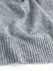 Pull col roulé Romane gris — gros plan texture de la maille