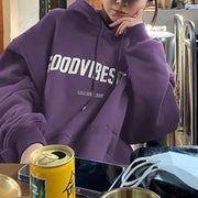 Sweat à capuche doublé polaire Capucine violet foncé — vue portée assise, de face