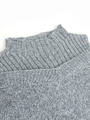 Pull col roulé Romane gris — gros plan col roulé côtelé
