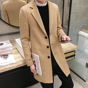 Manteau en laine Séraphin camel — vue portée de trois-quarts, main dans la poche
