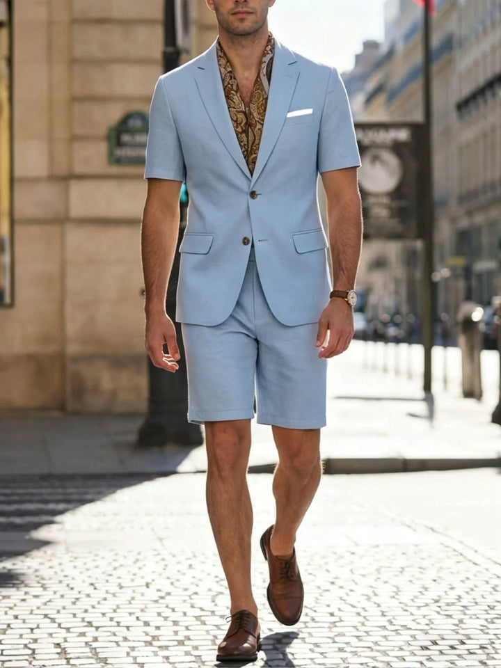 Ensemble blazer et short bleu, vue portée de face