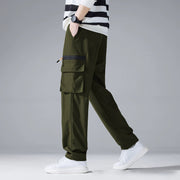 Pantalon cargo poches rabat vert olive — vue portée de profil