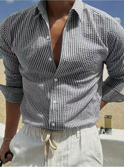 Chemise rayée noir et blanc, vue portée de face
