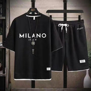 Ensemble short à imprimé Milano — noir sur cintre, t-shirt imprimé et short à cordon