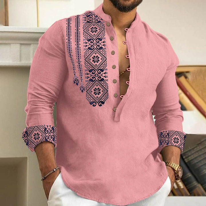 Chemise imprimée ethnique rose, vue portée de face