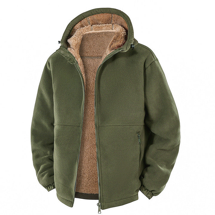 Veste vert olive à capuche, ouverte de face avec doublure beige.