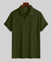 Polo en maille jacquard uni — vert olive sur cintre, col polo