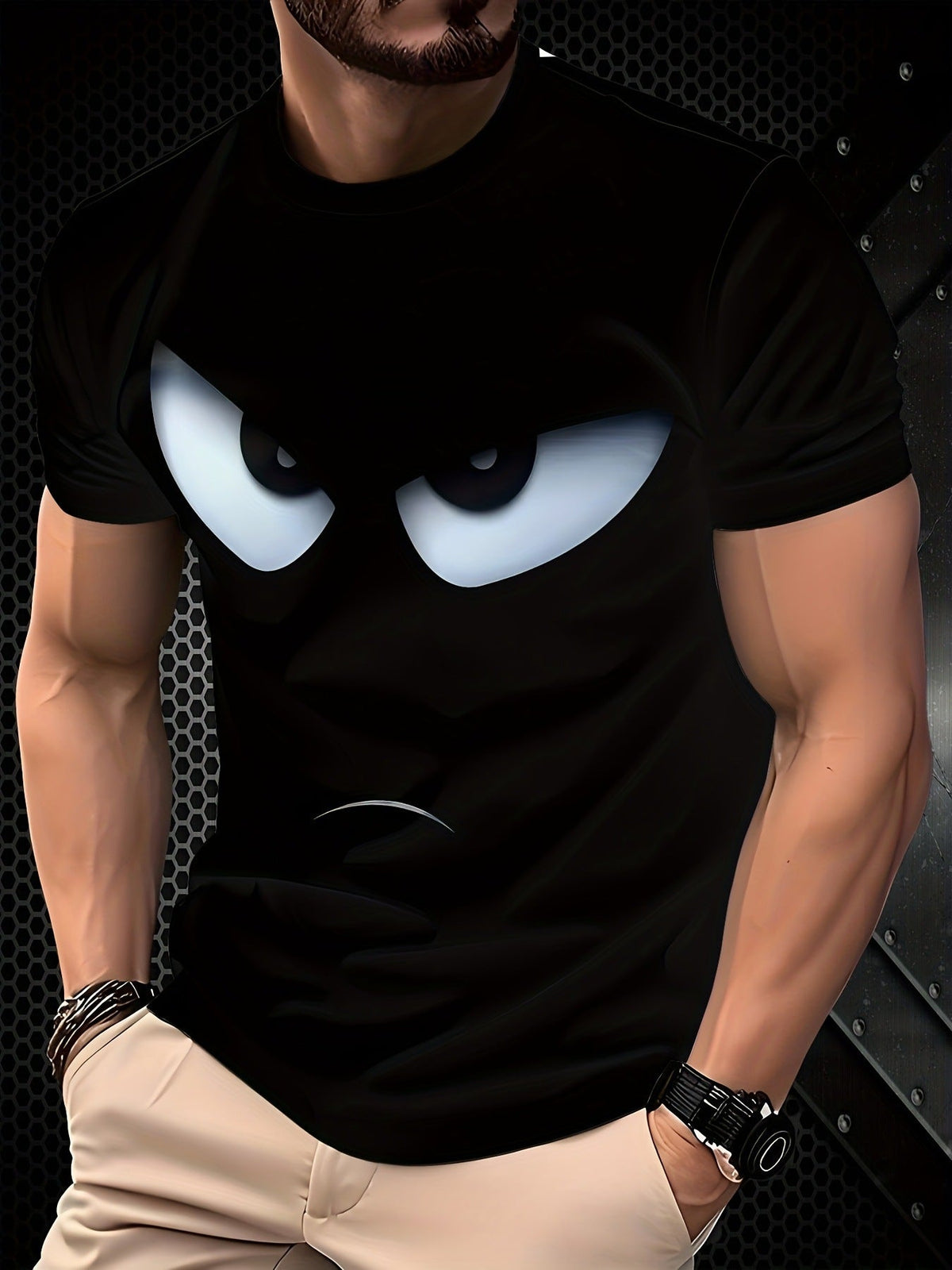T-shirt noir à motif yeux — vue portée de trois-quarts