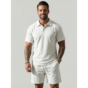 Ensemble style vacances blanc — vue portée de face, studio