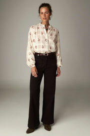 Blouse à broderies florales — silhouette de face, écrue