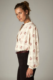 Blouse à broderies florales — vue de profil, manche bouffante