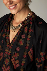 Blouse anthracite à broderies