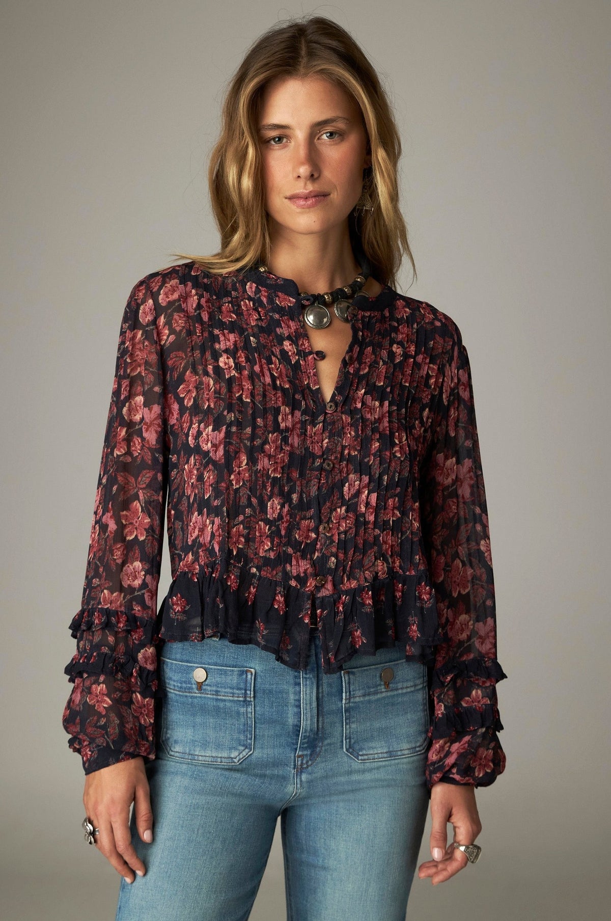 Blouse courte à col droit