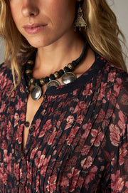 Blouse courte à col droit