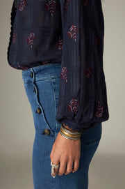 Blouse florale brodée