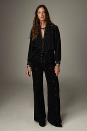 Blouse noire à broderies