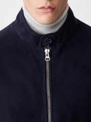Blouson cuir nubuck bleu marine — gros plan col montant et haut de la fermeture