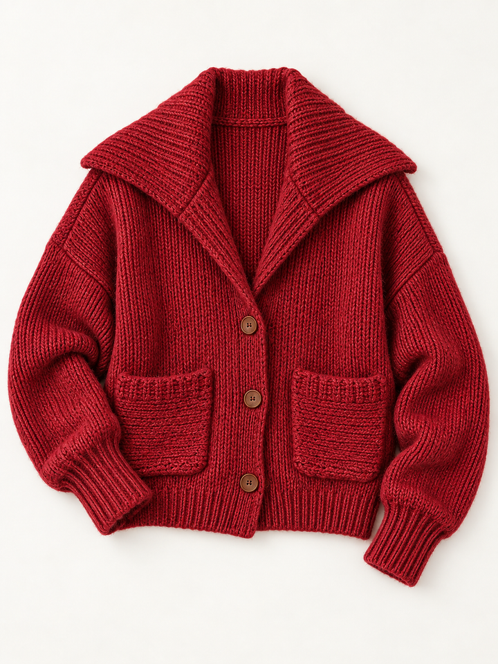 Cardigan vermelho de malha com gola larga, bolsos e três botões, vista isolada de frente