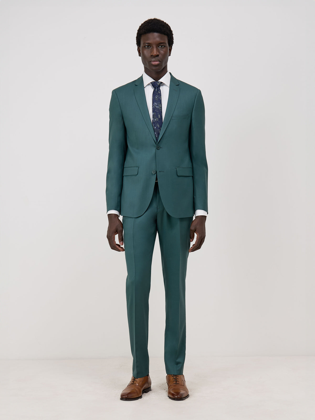 Costume 2 pièces vert bouteille — vue portée en pied, de face