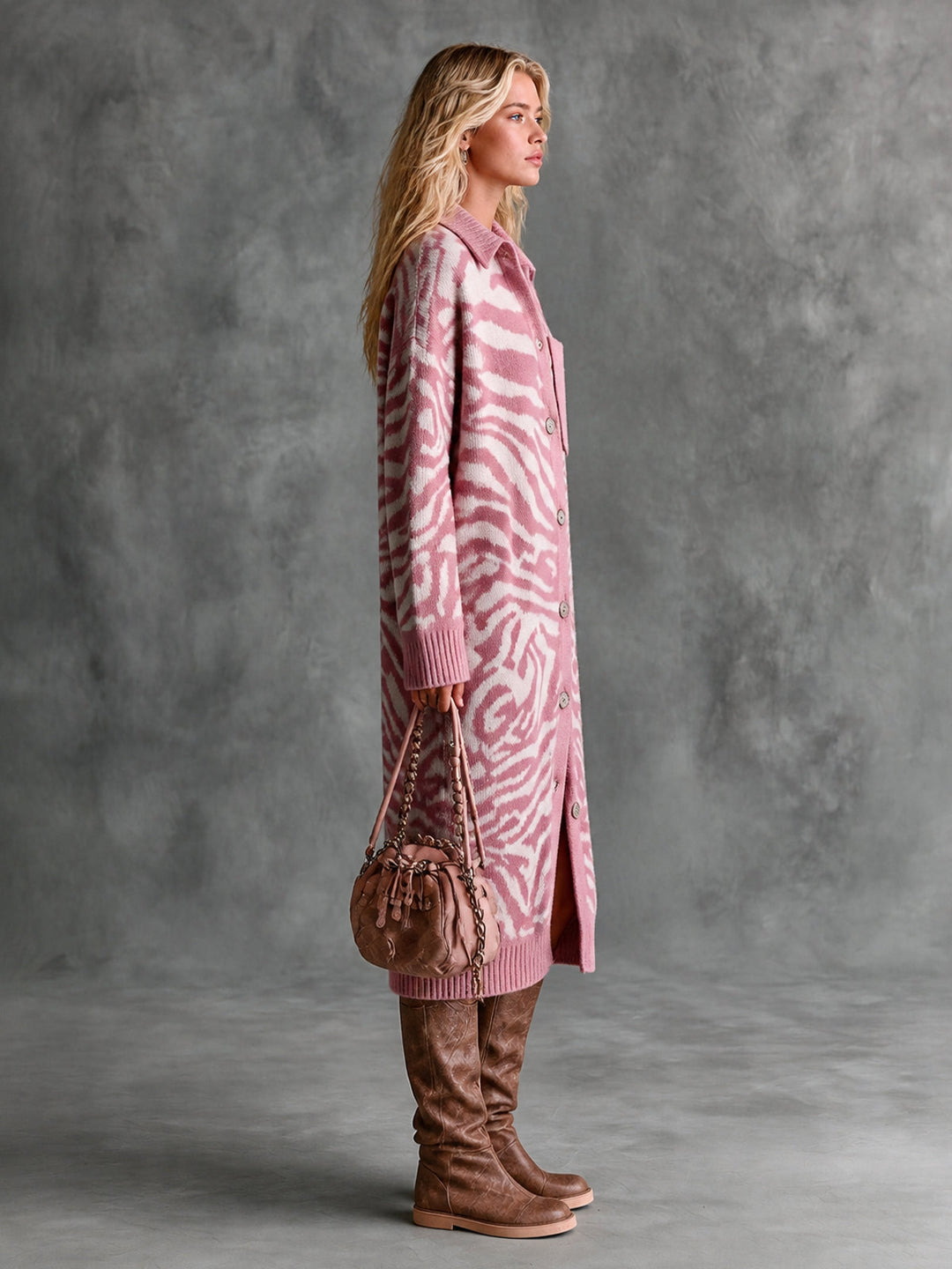 Cardigan long à motif zèbre — vue de profil
