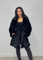Manteau mi-long à fausse fourrure
