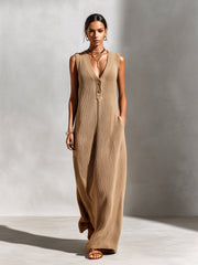 Robe camel col en V — vue portée en pied, autre pose de face