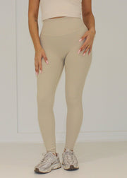 Legging côtelé taille haute beige, vue portée de face