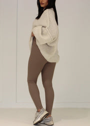Legging côtelé taupe taille haute, vue portée de profil
