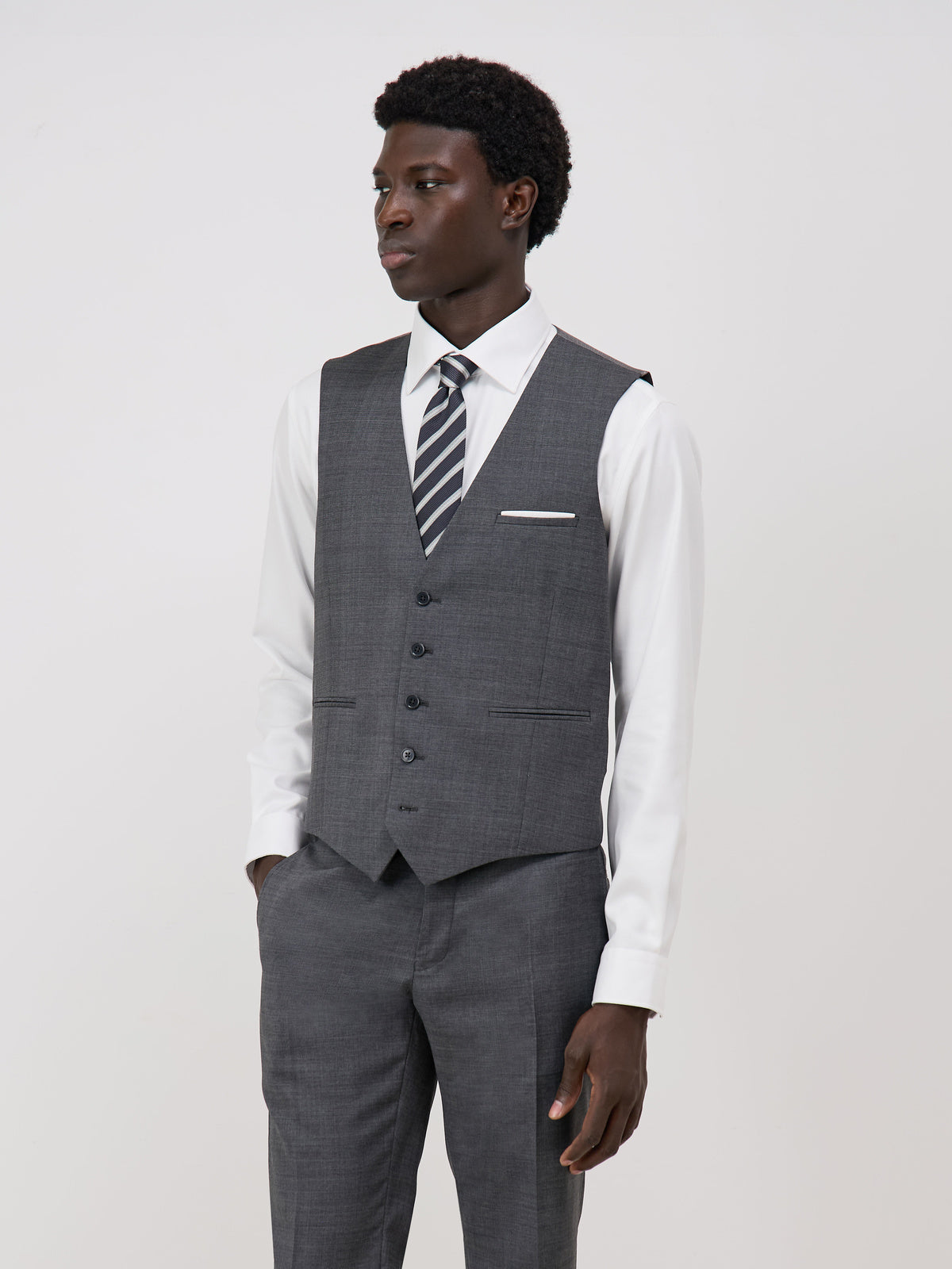 Gilet de costume gris prince de Galles — vue de face. Soniel Paris.