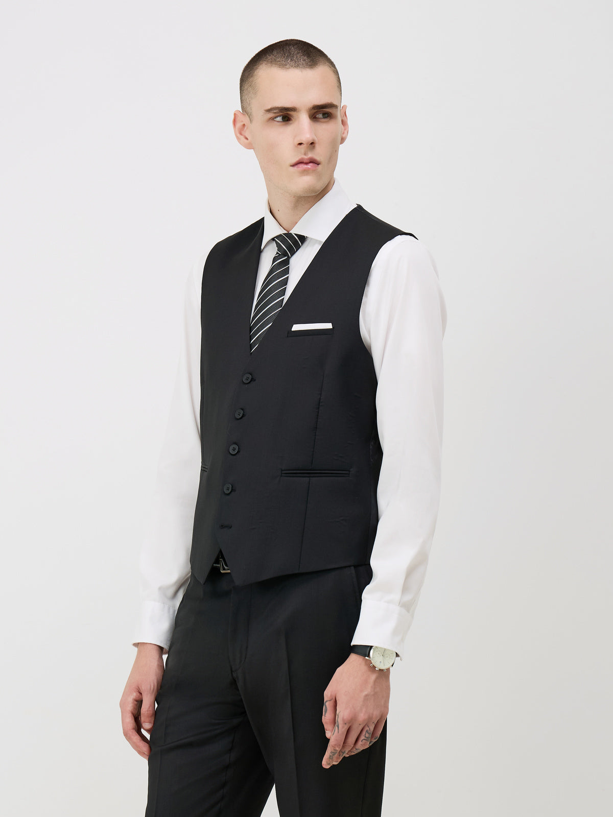 Gilet de costume noir — vue portée de face