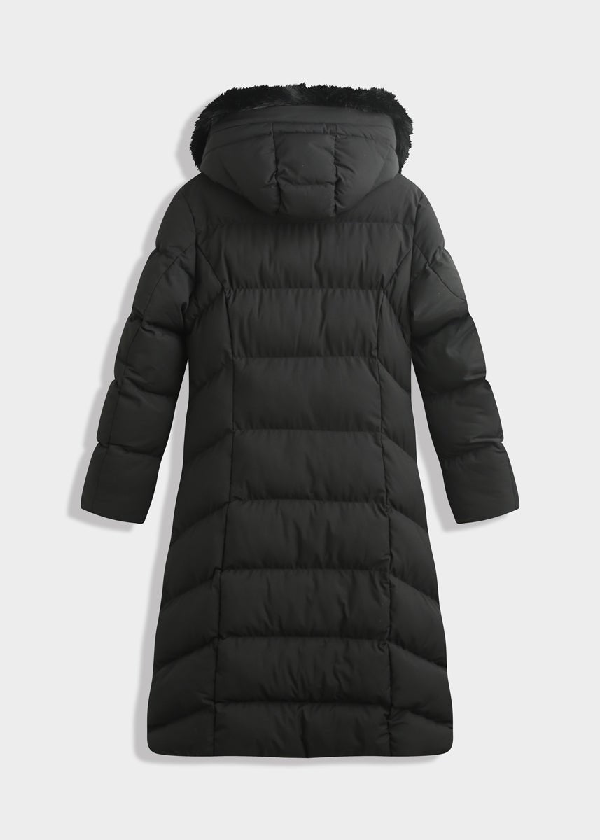 Manteau matelassé noir à bordure duveteuse — vue de dos sur fond neutre.