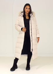 Parka longue beige à capuche à bordure duveteuse, vue de face ouverte