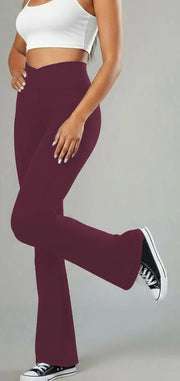 Legging flare Sidonie à taille croisée bordeaux, vue portée de face