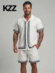 Ensemble chemise et short vacances — blanc porté de face, bordures géométriques grises