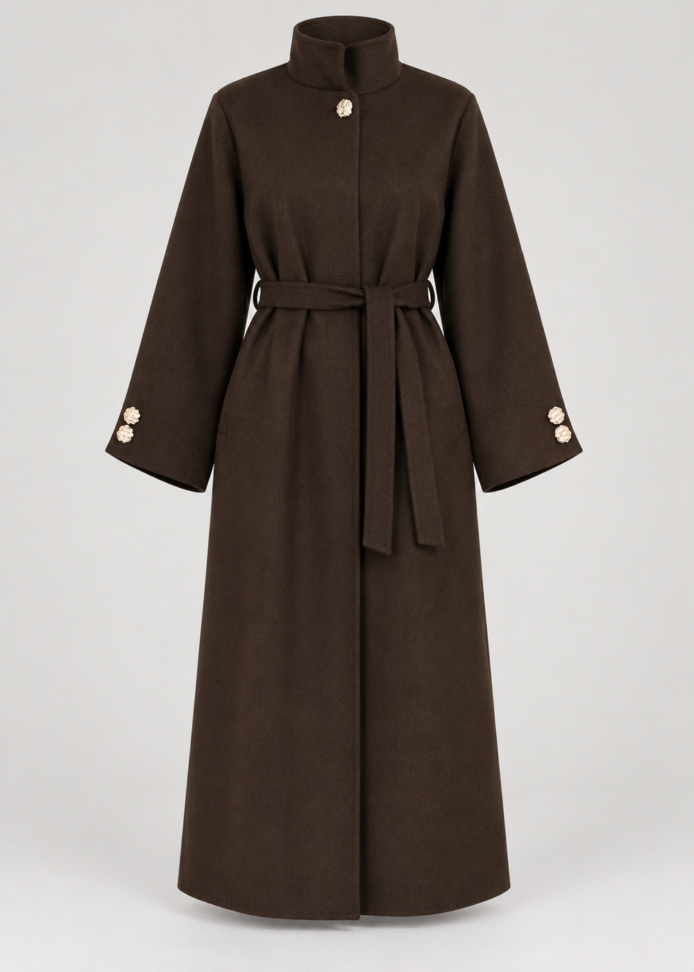 Manteau brun foncé à col montant, pièce isolée vue de face
