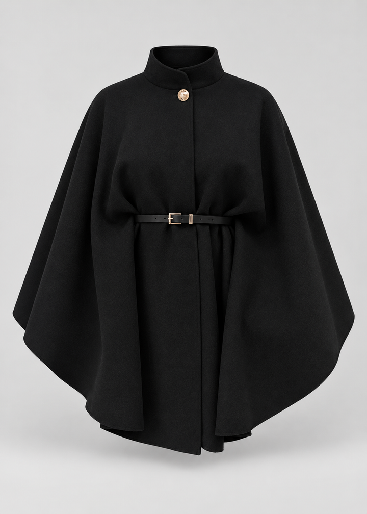 Manteau cape noir à ceinture, pièce isolée vue de face