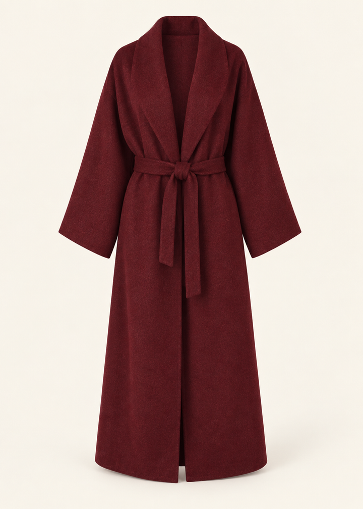 Manteau long bordeaux à ceinture — pièce isolée, vue de face.