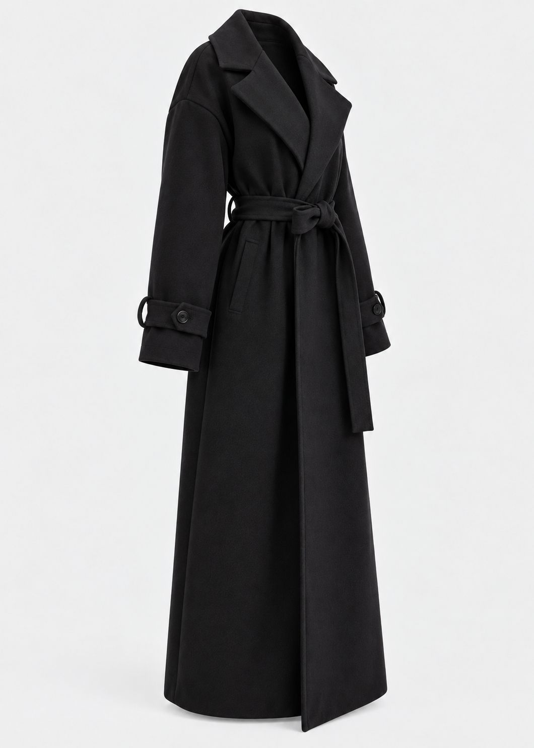 Manteau long noir à ceinture, pièce isolée de trois-quarts