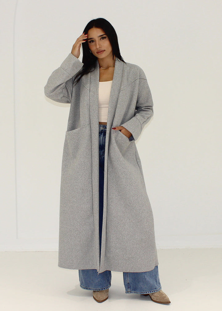 Manteau oversize gris, vue portée de face