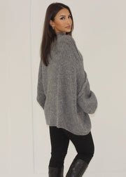Pull oversize gris foncé — vue portée de dos et de côté, longueur du pull