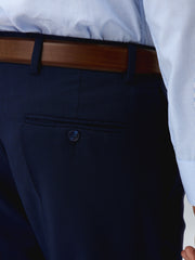 Pantalon marine prince de Galles — gros plan ceinture, passants et poche arrière
