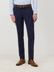 Pantalon bleu marine — vue portée de face, cadrée aux jambes