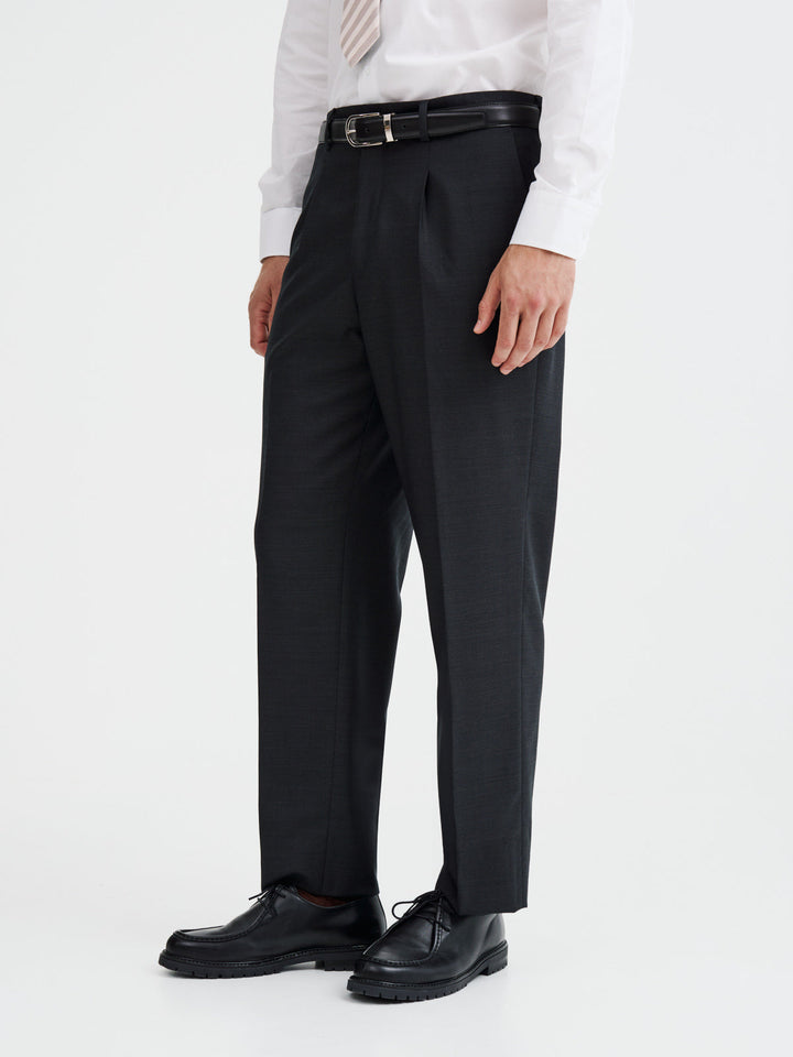 Pantalon regular laine anthracite — vue portée de face